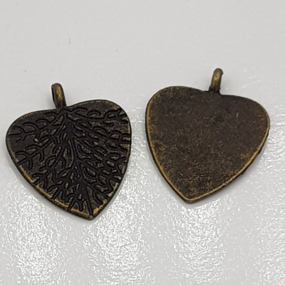 Amuletos em forma de coração N°26