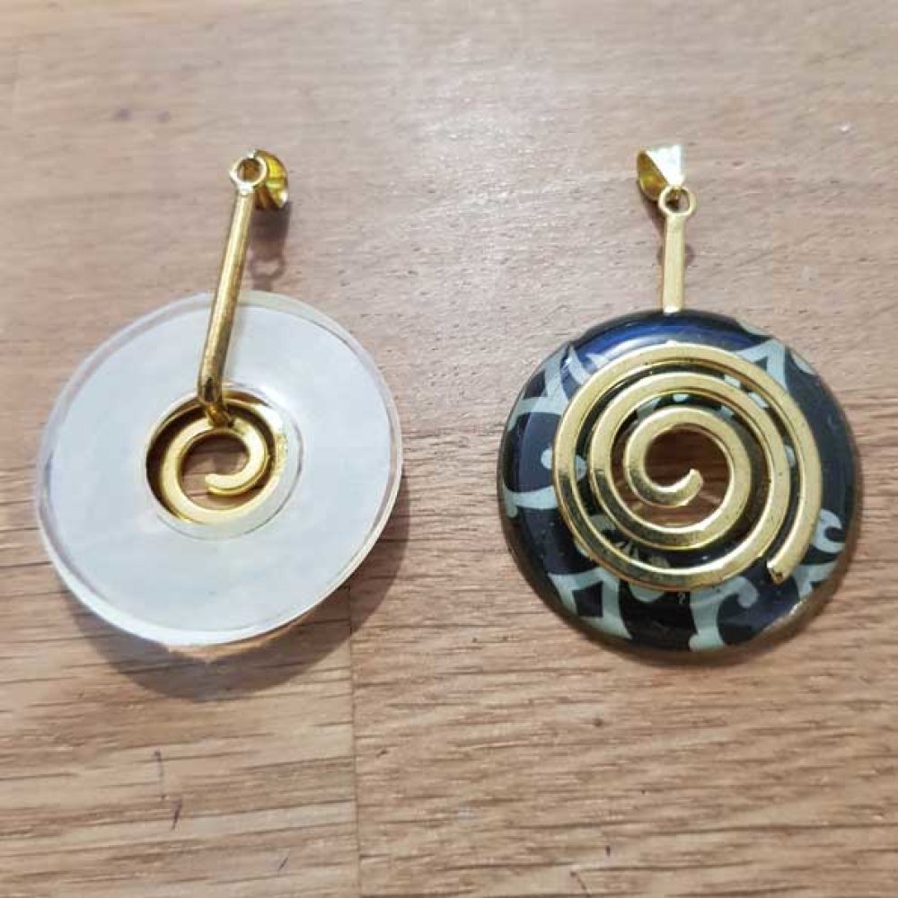 Cabide em espiral GM dourado