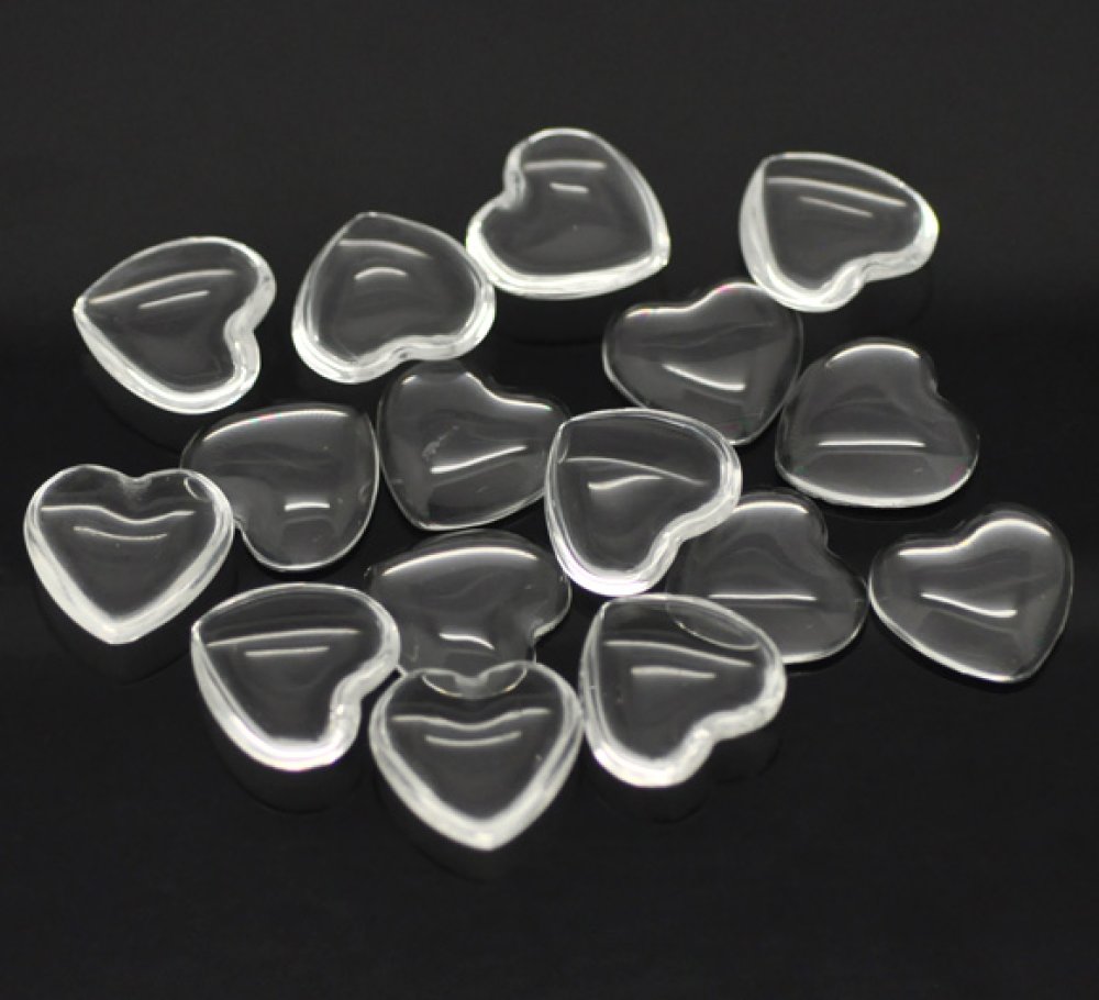 Coração cabochão 17 x 18 mm em vidro transparente rebarbado N°23