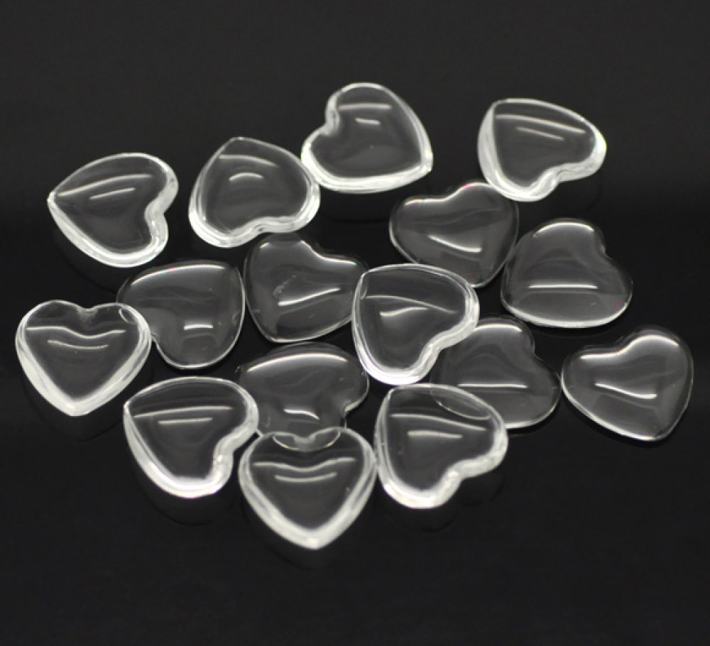 Coração cabochão 17 x 18 mm em vidro transparente rebarbado N°23