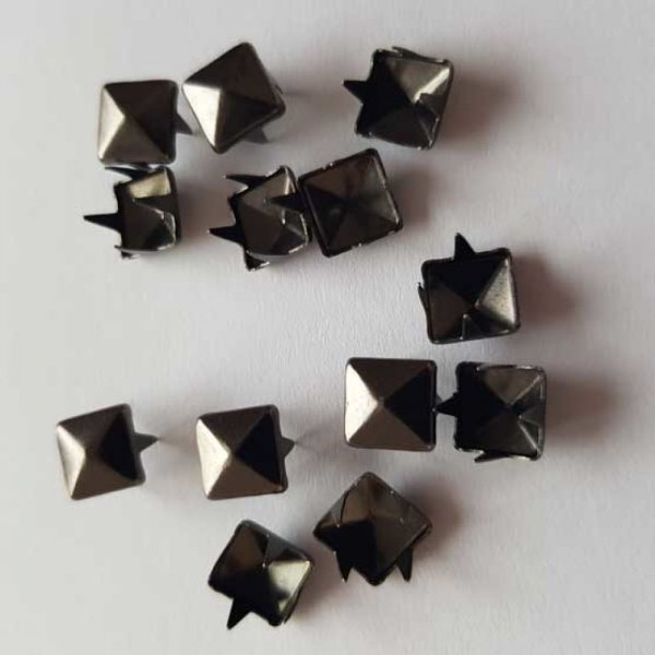 Clous rivet &agrave; griffes Carr&eacute; 07 mm Noir 20 pi&egrave;ces