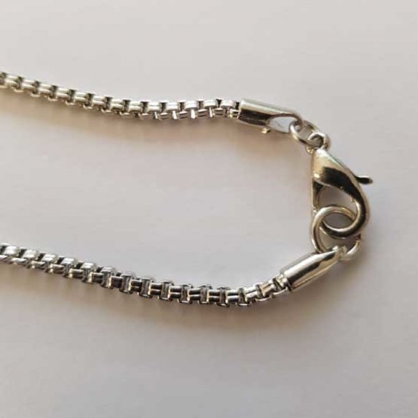Collier chaine carr&eacute; M&eacute;tal Argent&eacute; N&deg;01 de 72 cm