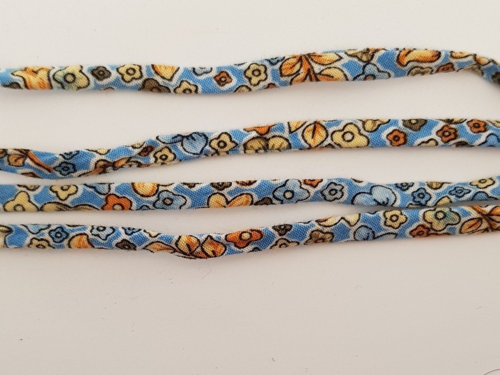 Cordão de esparguete liberty N°07 por 50 cm.