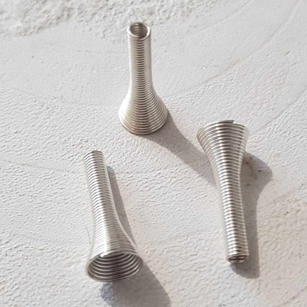 Copo espiral em cone N°02 X 2 peças Prata.