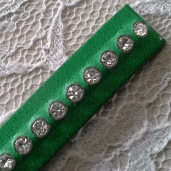 Couro B-Verde 10 mm Strass Swarovski por 20 cm