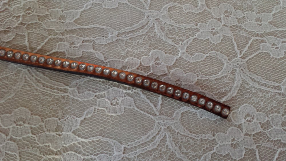 Espelho de couro Antic 06 mm Swarovski Strass por 20 cm