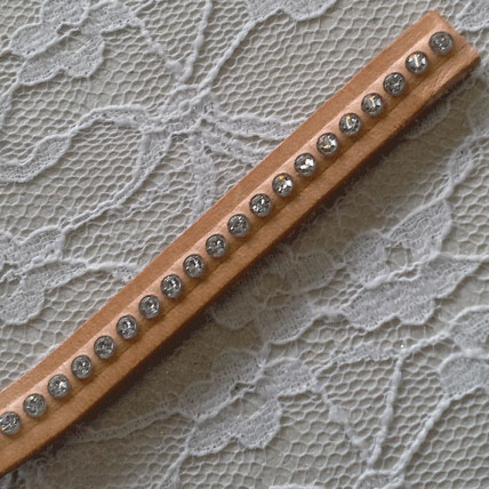 Strass Swarovski em couro natural de 10 mm por 20 cm
