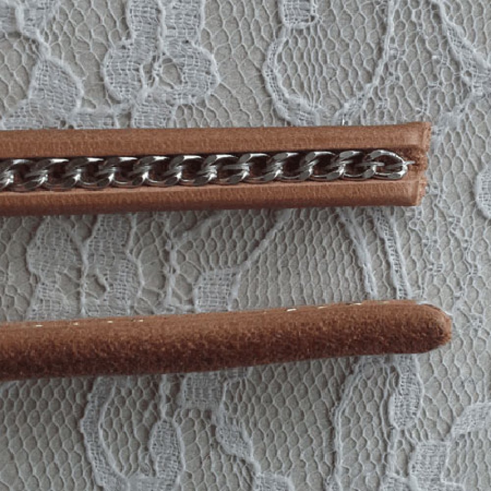 Couro Regaliz Natural 10 mm com Corrente de Prata por 20 cm