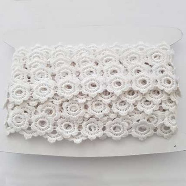 Dentelle Blanc Fleur Ajour&eacute;e 22 mm N&deg;01