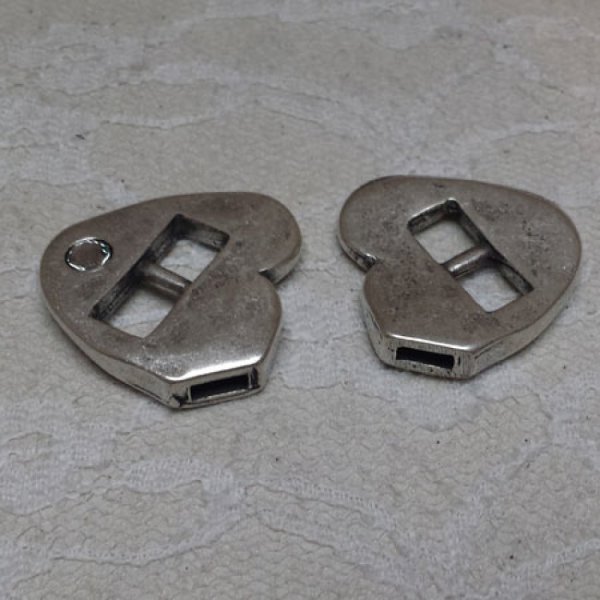 Fecho de 06 mm para a cria&ccedil;&atilde;o de pulseiras de couro.