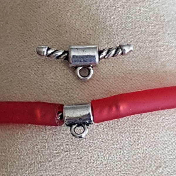 Fecho de cord&atilde;o de pvc oco de 5 mm