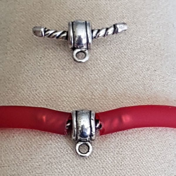 Fecho de cord&atilde;o de pvc oco de 5 mm