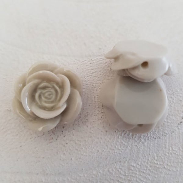 Flor sint&eacute;tica 17 mm N.&ordm; 04-05 Cinzento claro