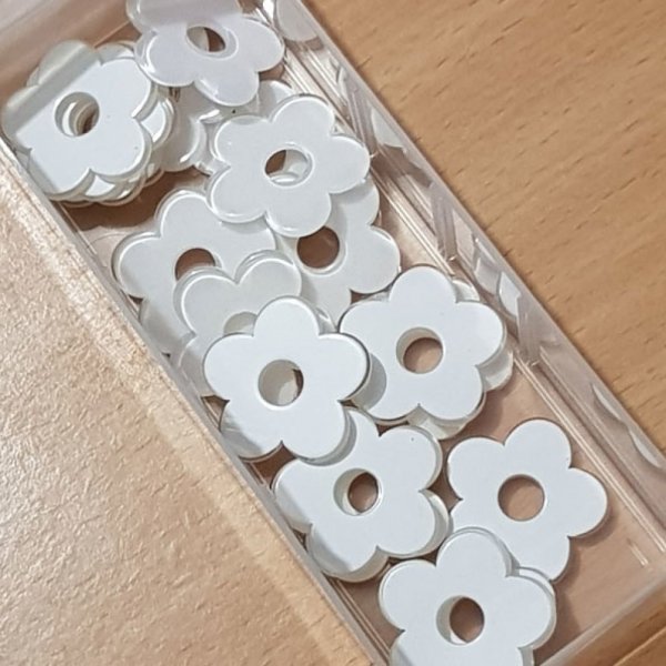 Flor sint&eacute;tica 27 mm Branco