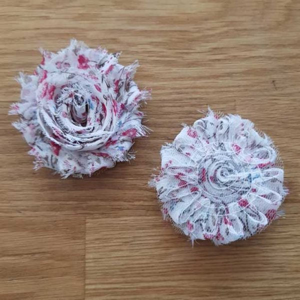 Flor de tecido desfiado n.&ordm; 33