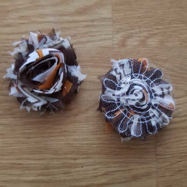 Flor de tecido desfiado n.&ordm; 37