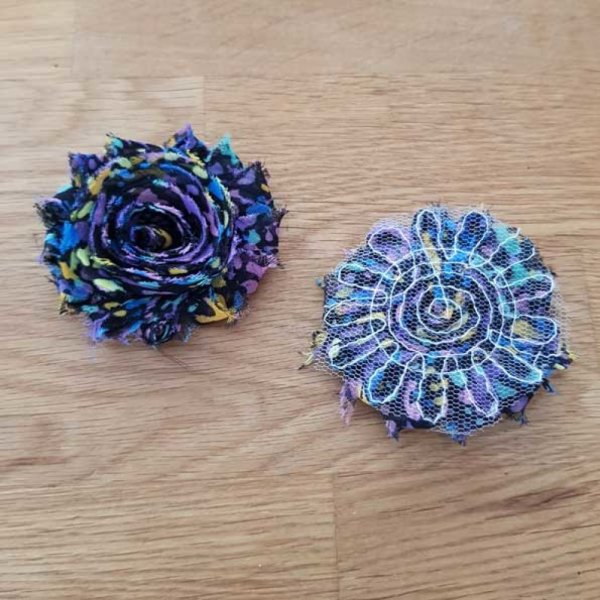 Flor de tecido desfiado n.&ordm; 64