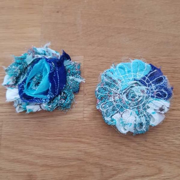 Flor de tecido desfiado n.&ordm; 82