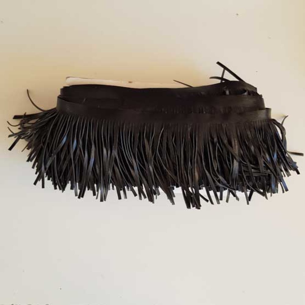 Franja de couro sintético preto com 10 cm de largura
