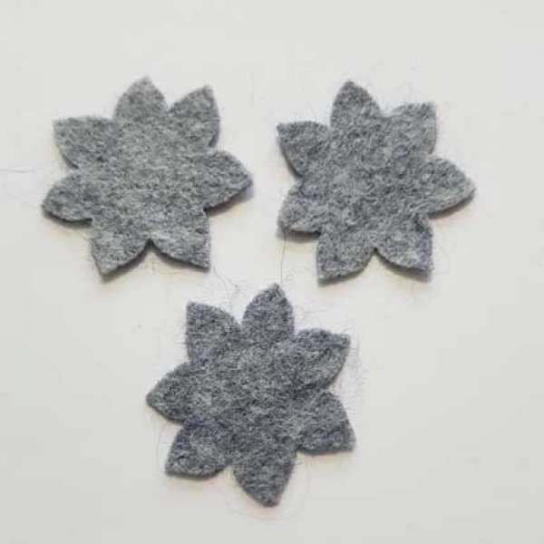 Jolie petite fleur en Feutrine 36 mm N&deg;05-08 x 3 pi&egrave;ces