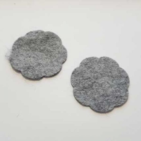 Jolie petite fleur en Feutrine 50 mm N&deg;05-09 x 2 pi&egrave;ces