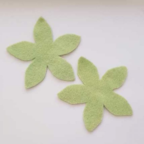 Jolie petite fleur en Feutrine 80 mm N&deg;11-02 x 2 pi&egrave;ces