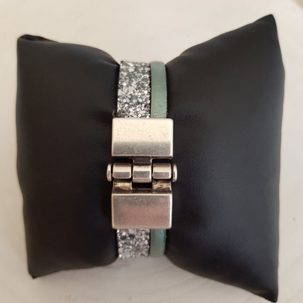Bracelete dourada brilhante de 10 mm com forro em pele por 20 cm