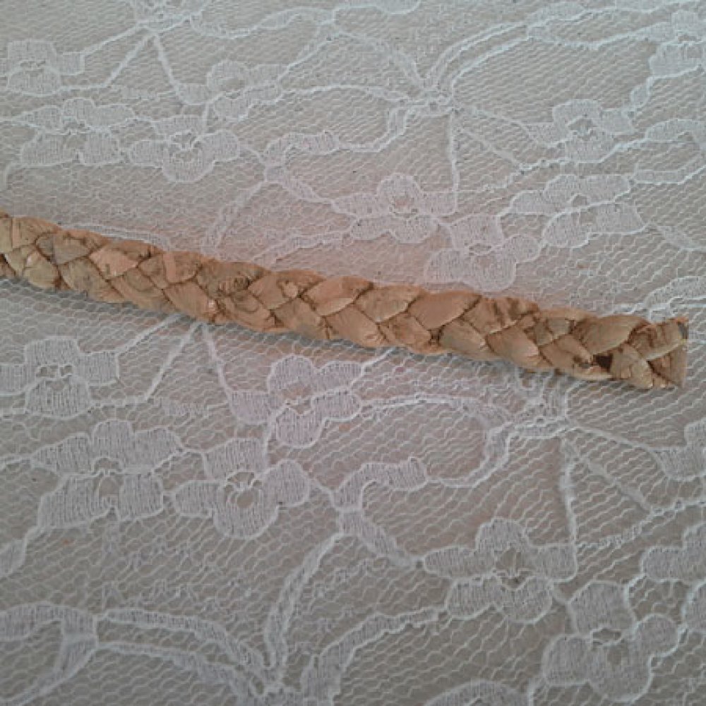 Cortiça entrançada plana de 10 mm por 20 cm.