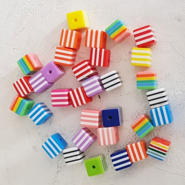 Conjunto de 33 missangas sortidas 8 x 8 mm