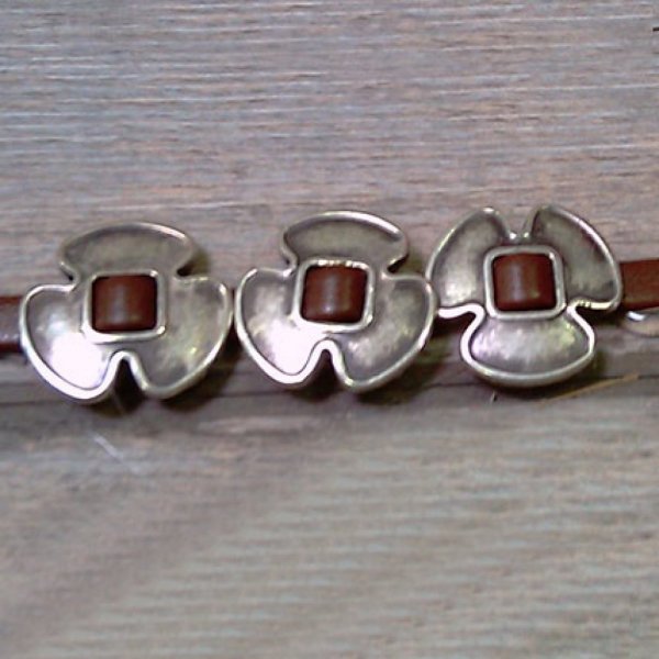 Passagem 06 mm em Zamak N&deg;04 Prata