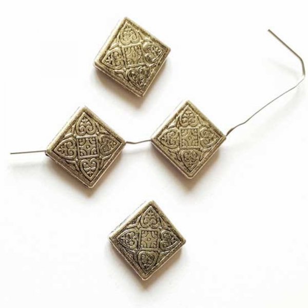 Perle divers en m&eacute;tal argent&eacute; 003