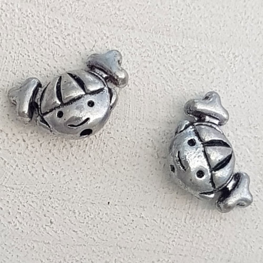 Conta de metal Menina 3D prata N°01