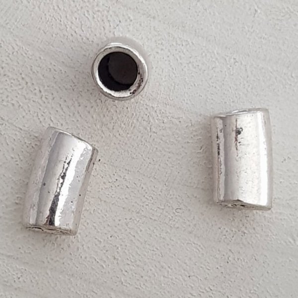 Conta tubular prateada N&deg;01