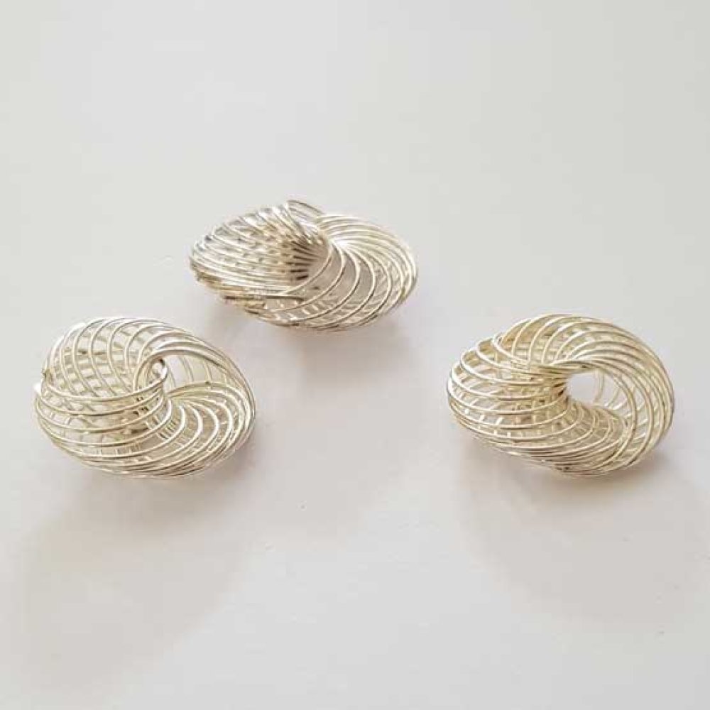 Conta espiral prateada de 18 mm N°03