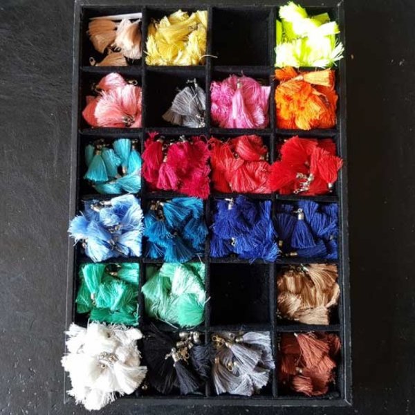 Pompon Mousqueton 45 mm Bleu Fonc&eacute;