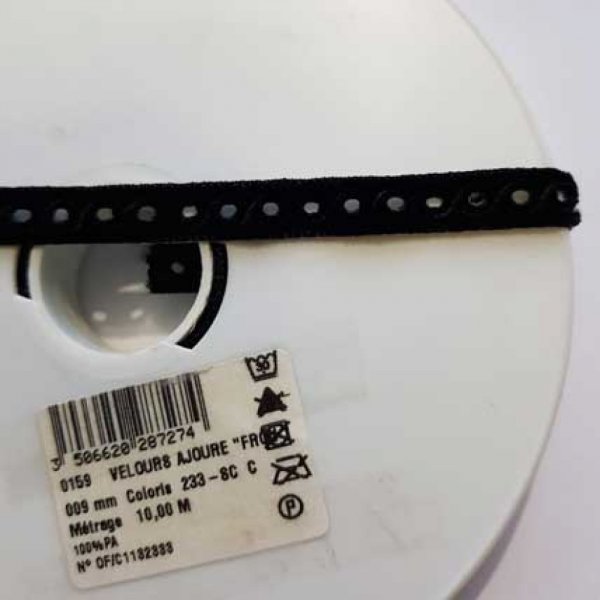 Ruban Velours Ajour&eacute; 09 mm Noir