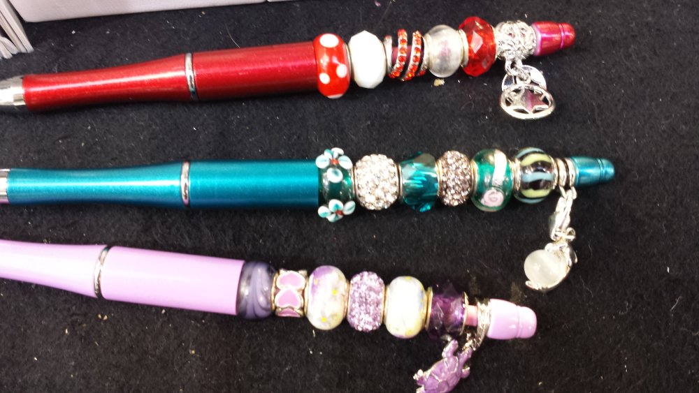 Caneta decorativa com pérolas azul-cobalto para personalização x 1 unidade