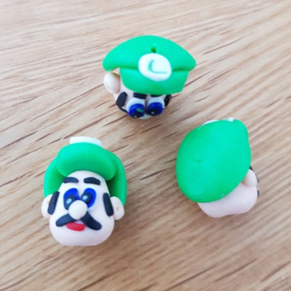 Cabe&ccedil;a de pol&iacute;mero N&deg;10