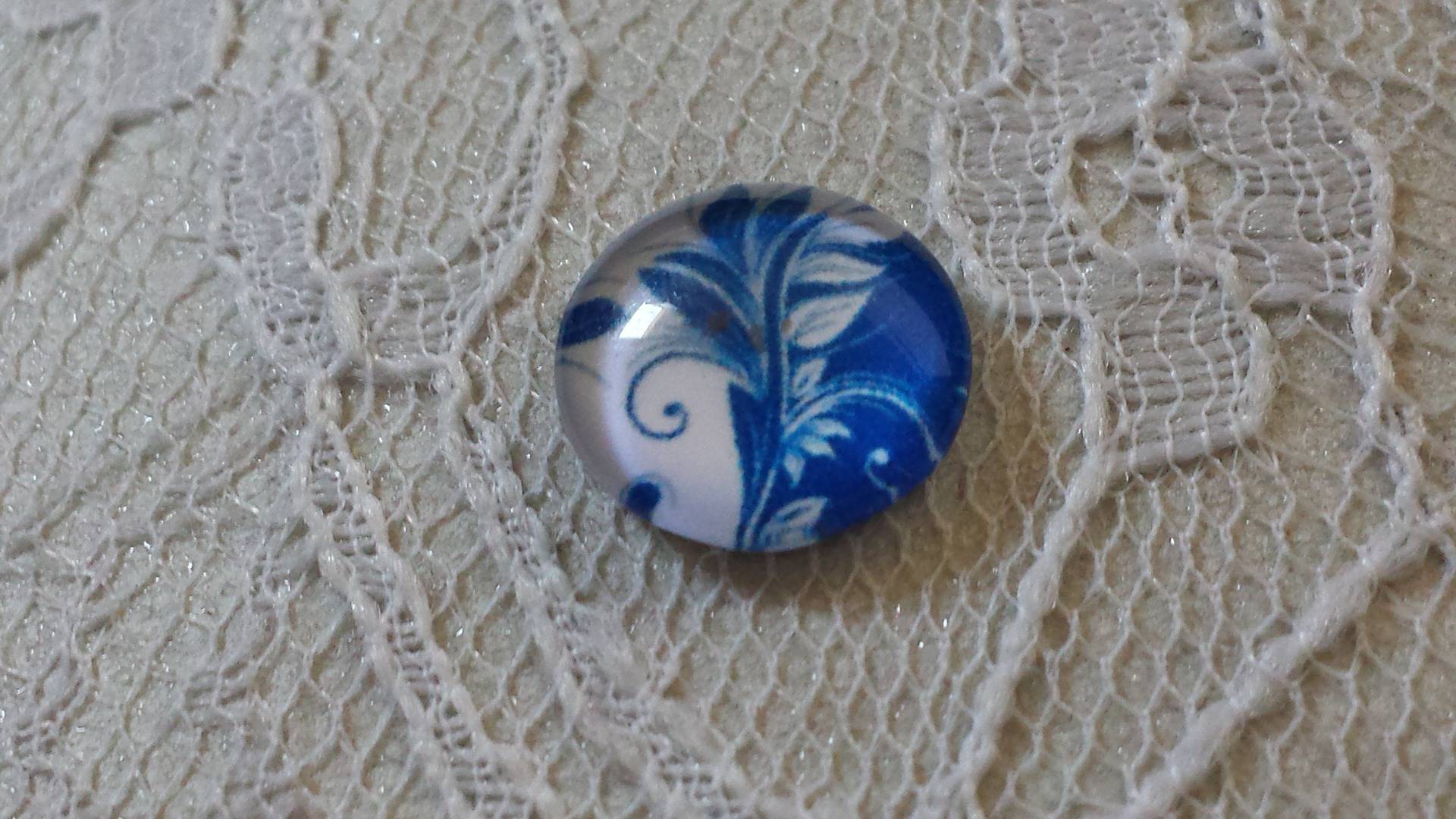 cabochão de vidro redondo 12mm flor azul 033 