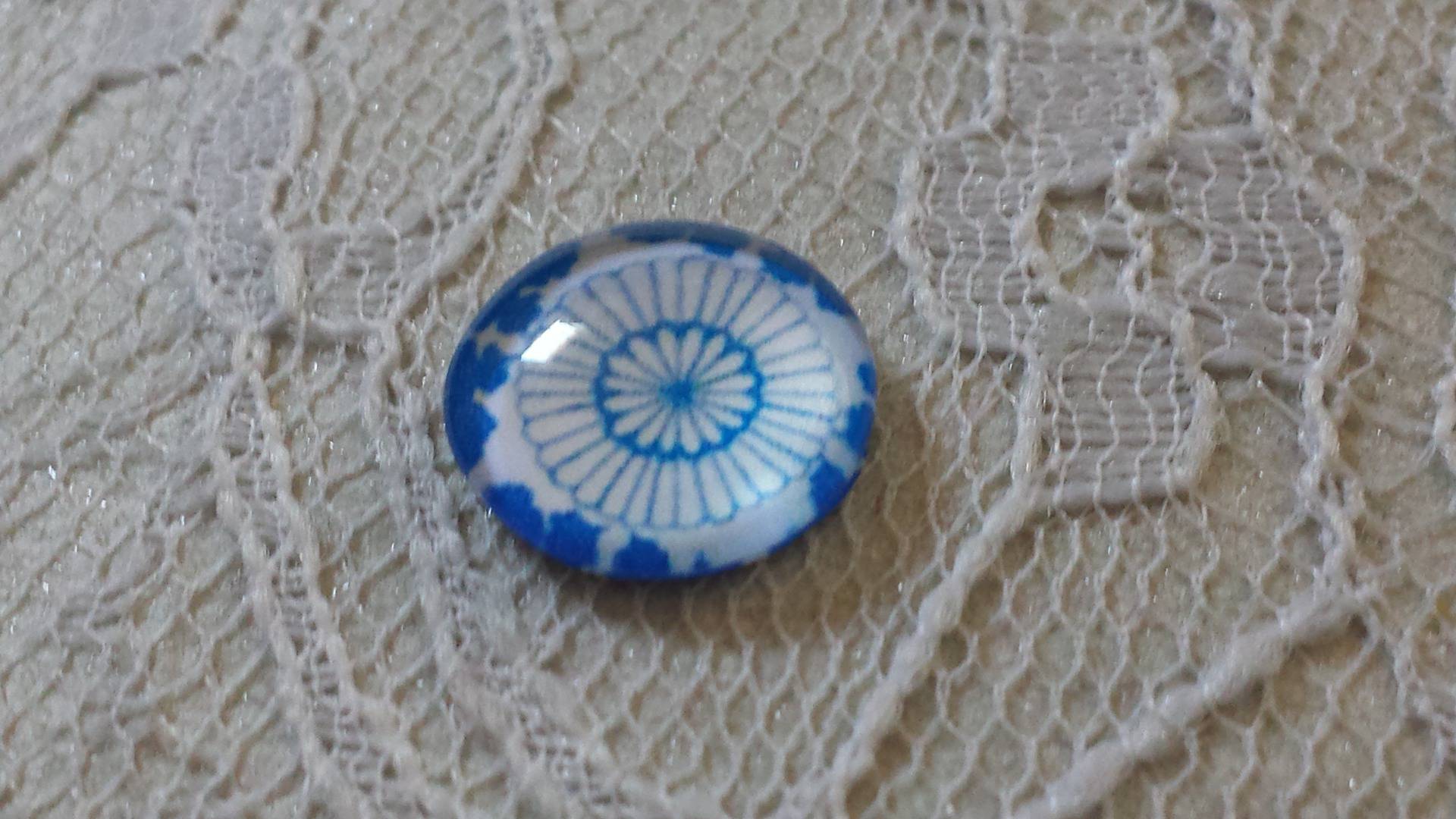 cabochão de vidro redondo 12mm flor azul 032 