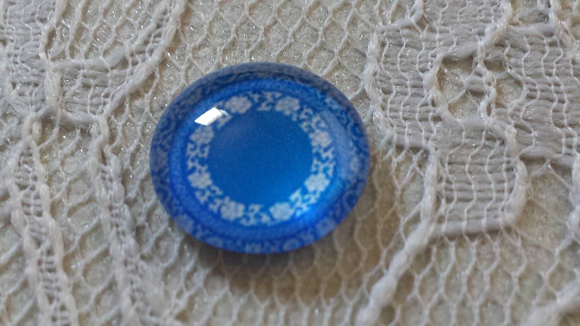 cabochão de vidro redondo 12mm flor azul 027 