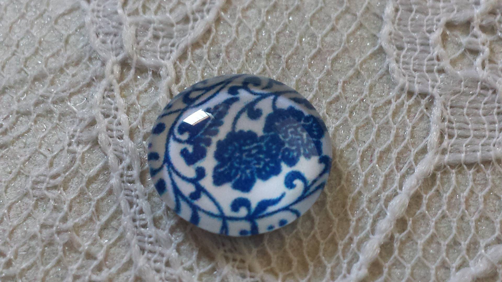 cabochão de vidro redondo 12mm flor azul 028 