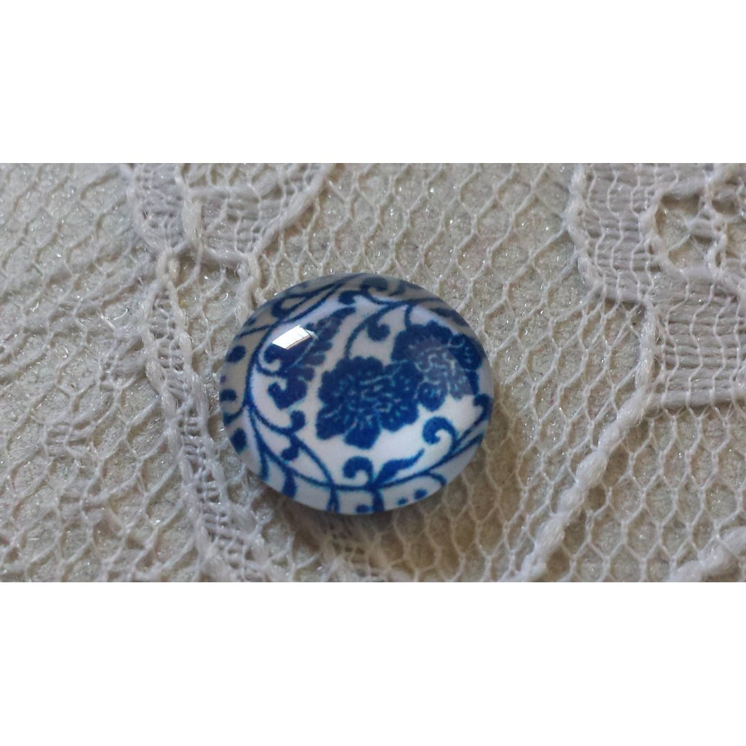cabochão de vidro redondo 12mm flor azul 028 