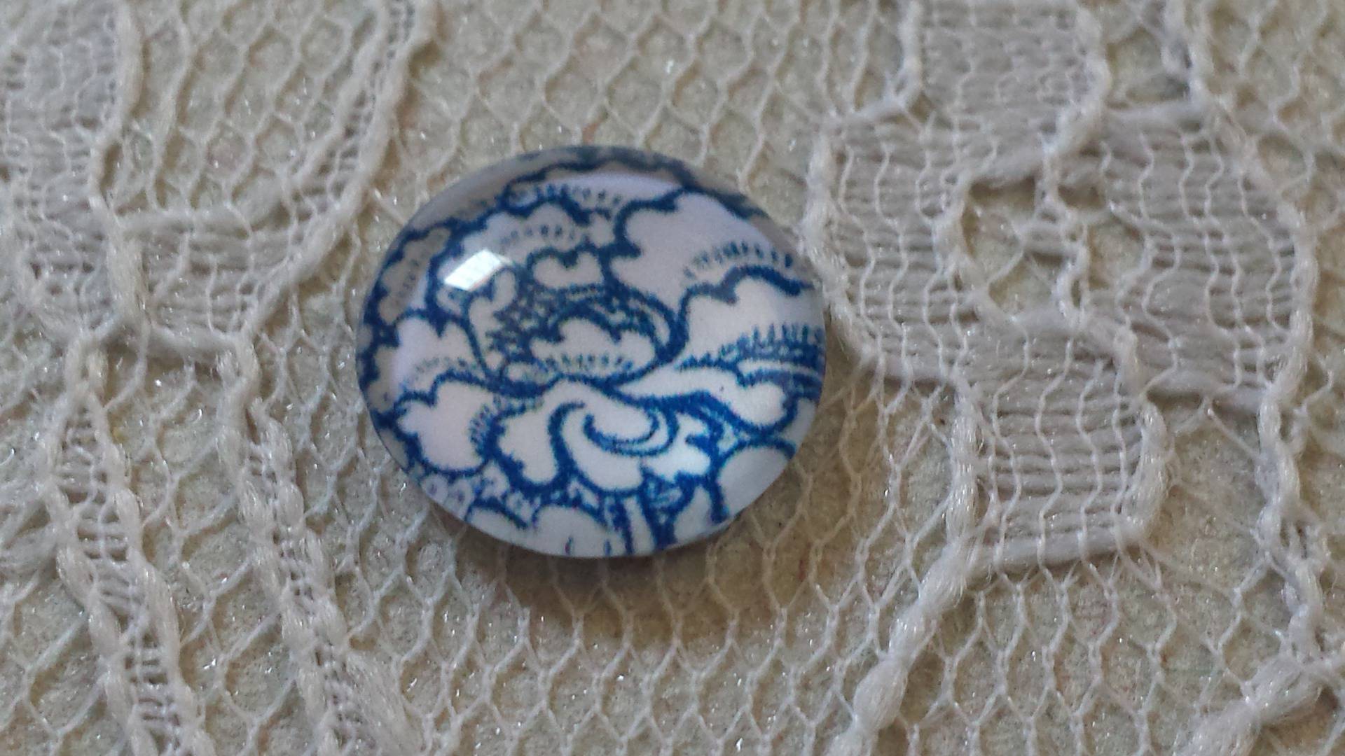 cabochão de vidro redondo 12mm flor azul 021 
