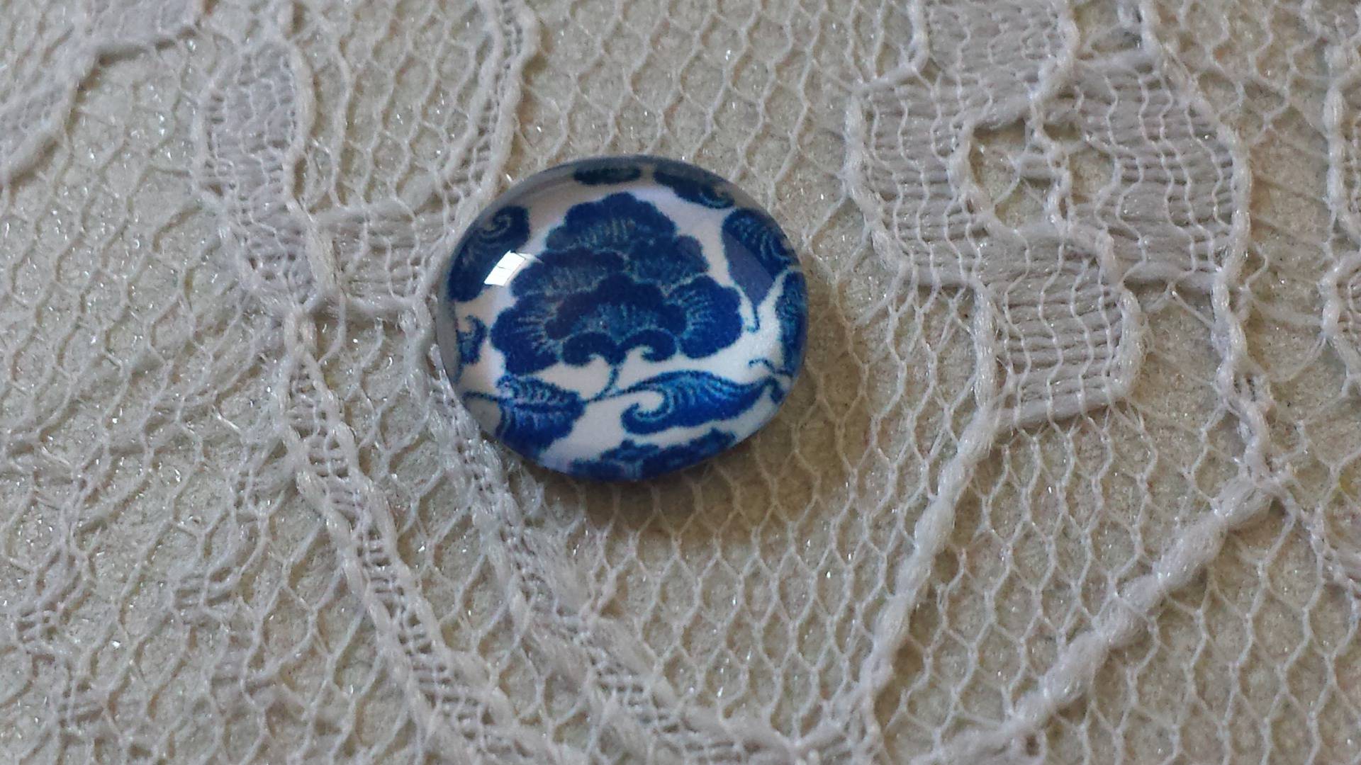 cabochão de vidro redondo 12mm flor azul 017 