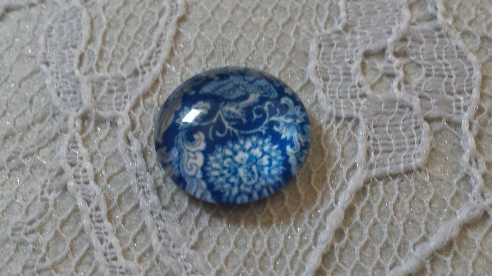 cabochão de vidro redondo 12mm flor azul 013 