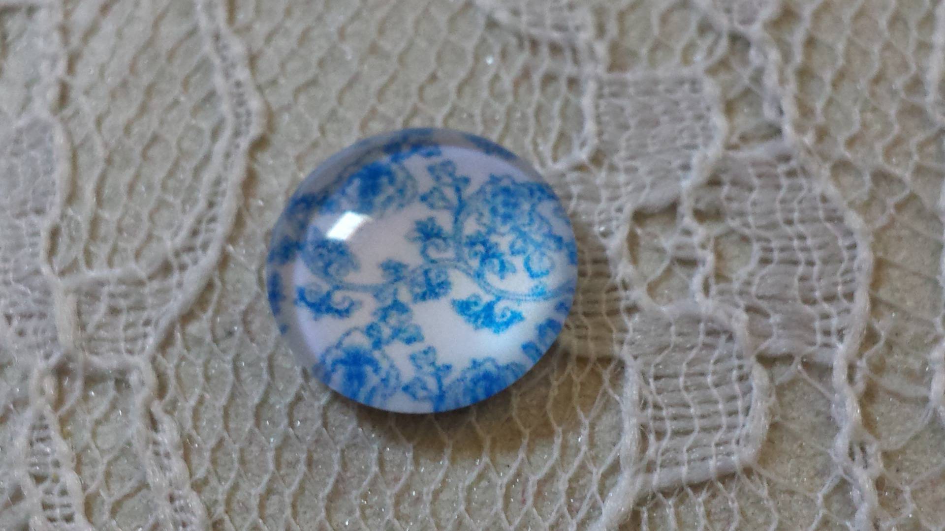 cabochão de vidro redondo 12mm flor azul 006 