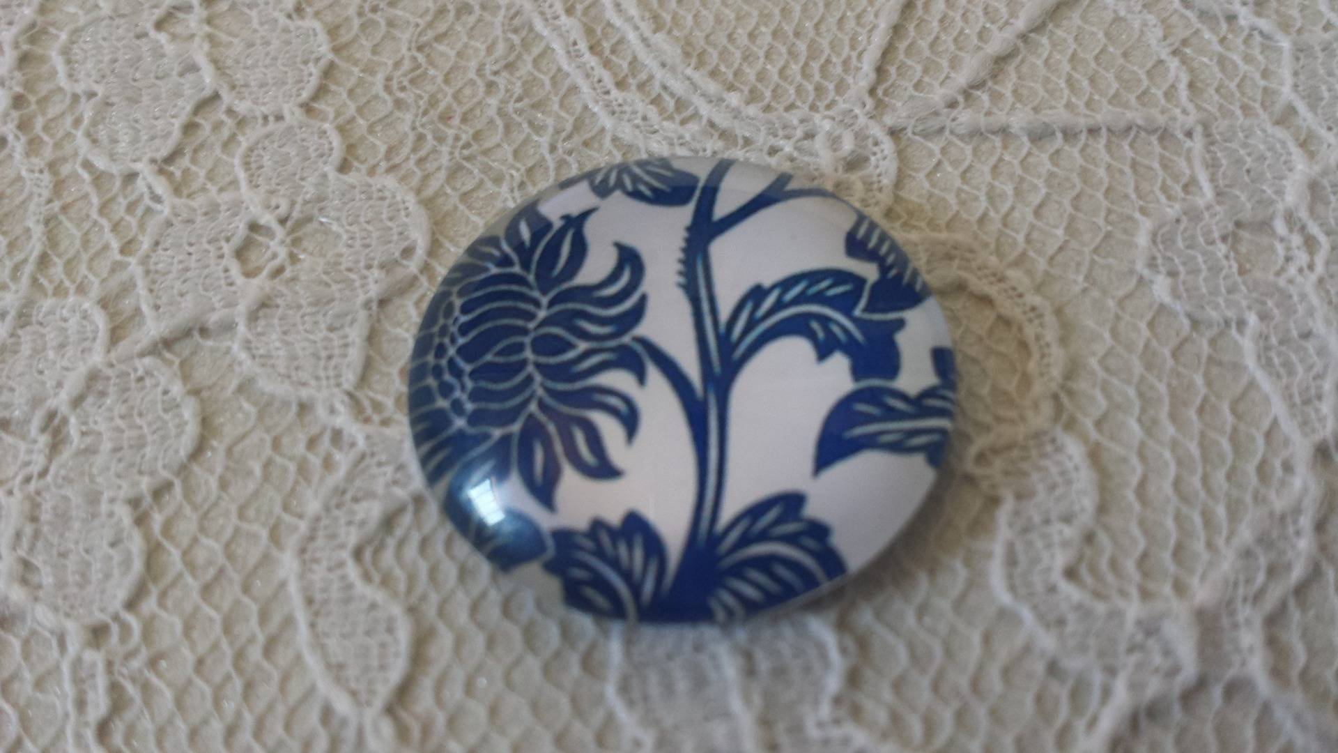 cabochão de vidro redondo 25mm flor 018 