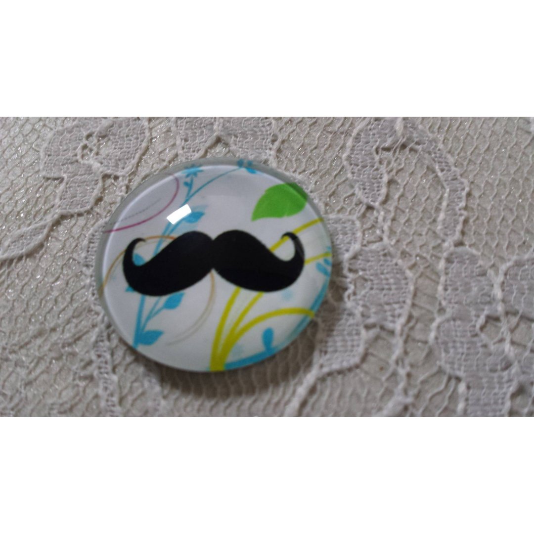 cabochão de vidro redondo 25mm bigode 031 