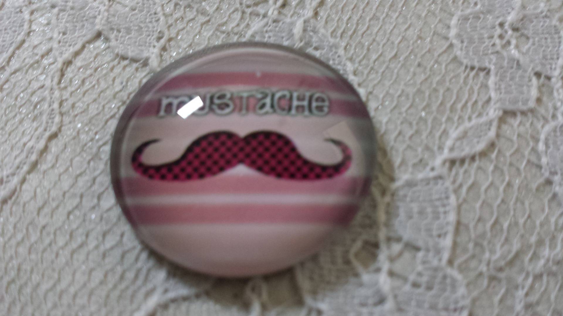 cabochão de vidro redondo 25mm bigode 027 